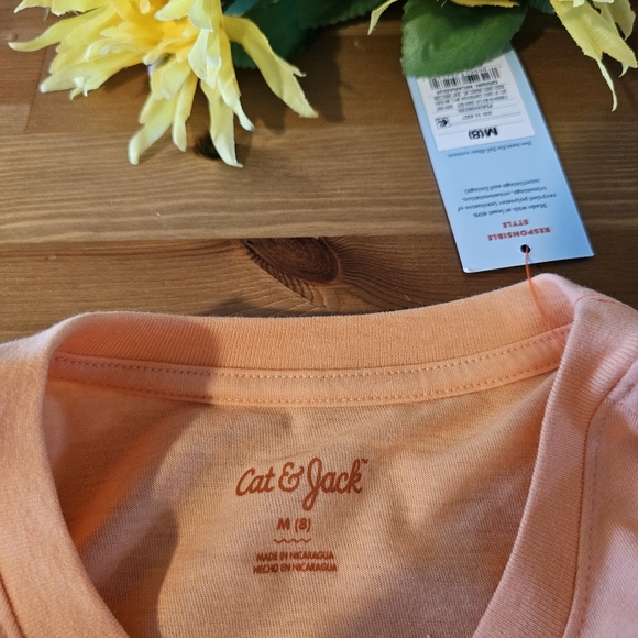 Cat & Jack - Kids' short Sleeve Smiling Shark Graphic T-Shirt - Size M (8)Peach - Picture 7 of 10